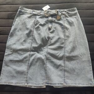 Cato.Classic Light Wash Denim Skirt with Belt NWT